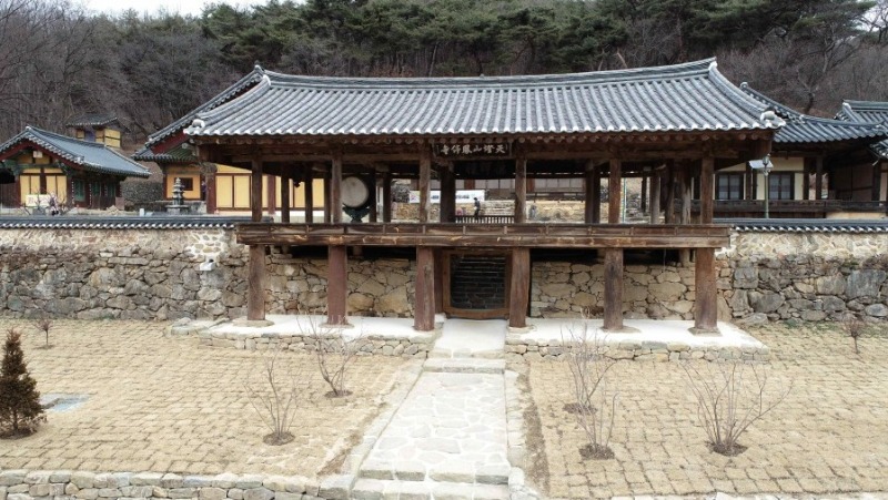 봉정사 만세루.jpg